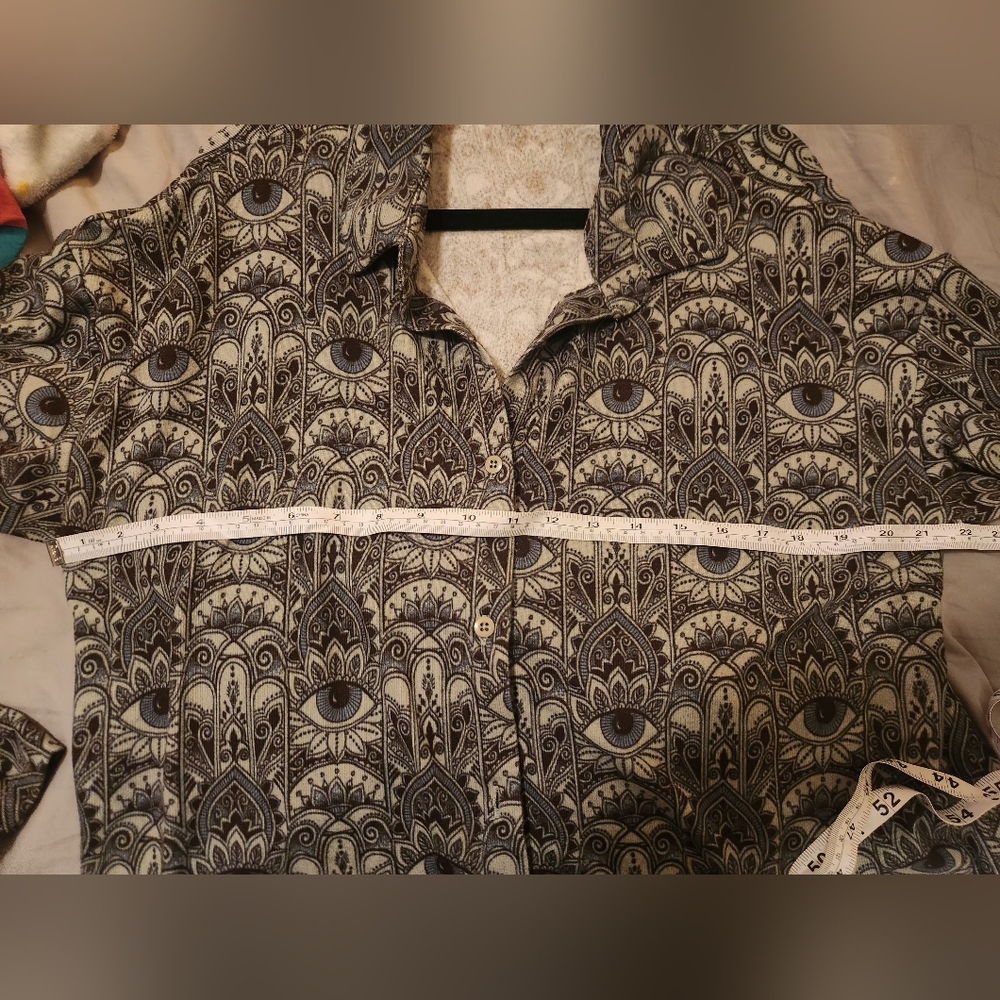 EARTHBOUND Eye Pattern Top - Picture 3 of 4